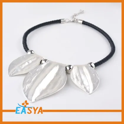 Famous Silver Jewelry Brand Leaf Pendant Silver Necklace