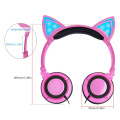 Auriculares con cable para niños con orejas de gato y LED que brillan intensamente