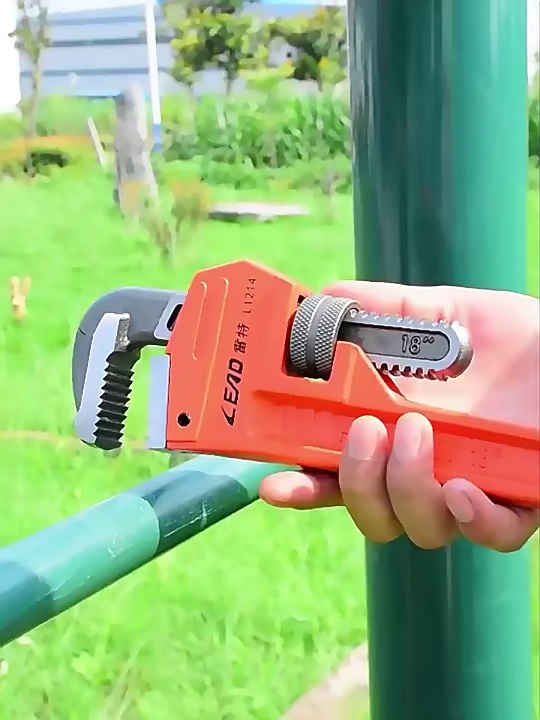 Professional F type valve pipe wrench universal heavy adjustable water wrench American full coated pipe wrench
