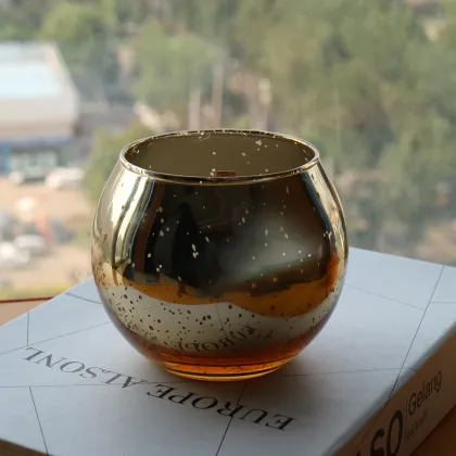 Scented tin woodwick candles