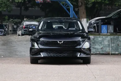 Wuling Xingguang Electric Car: 2023 1.5L 150KM Luxury 5 Seater Hybrid EV Sedan