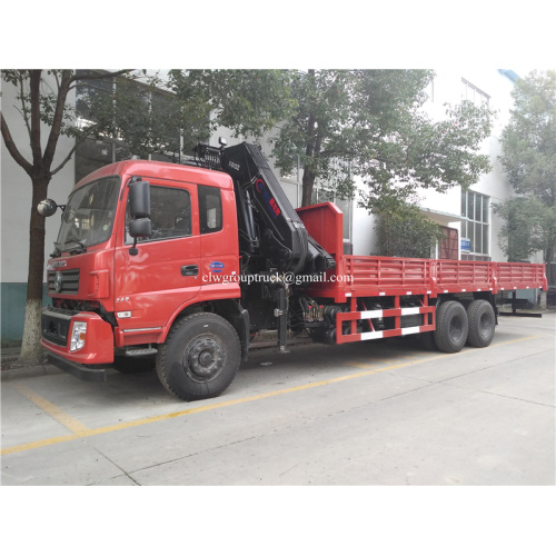 Grue sur camion Dongfeng avec bras replié