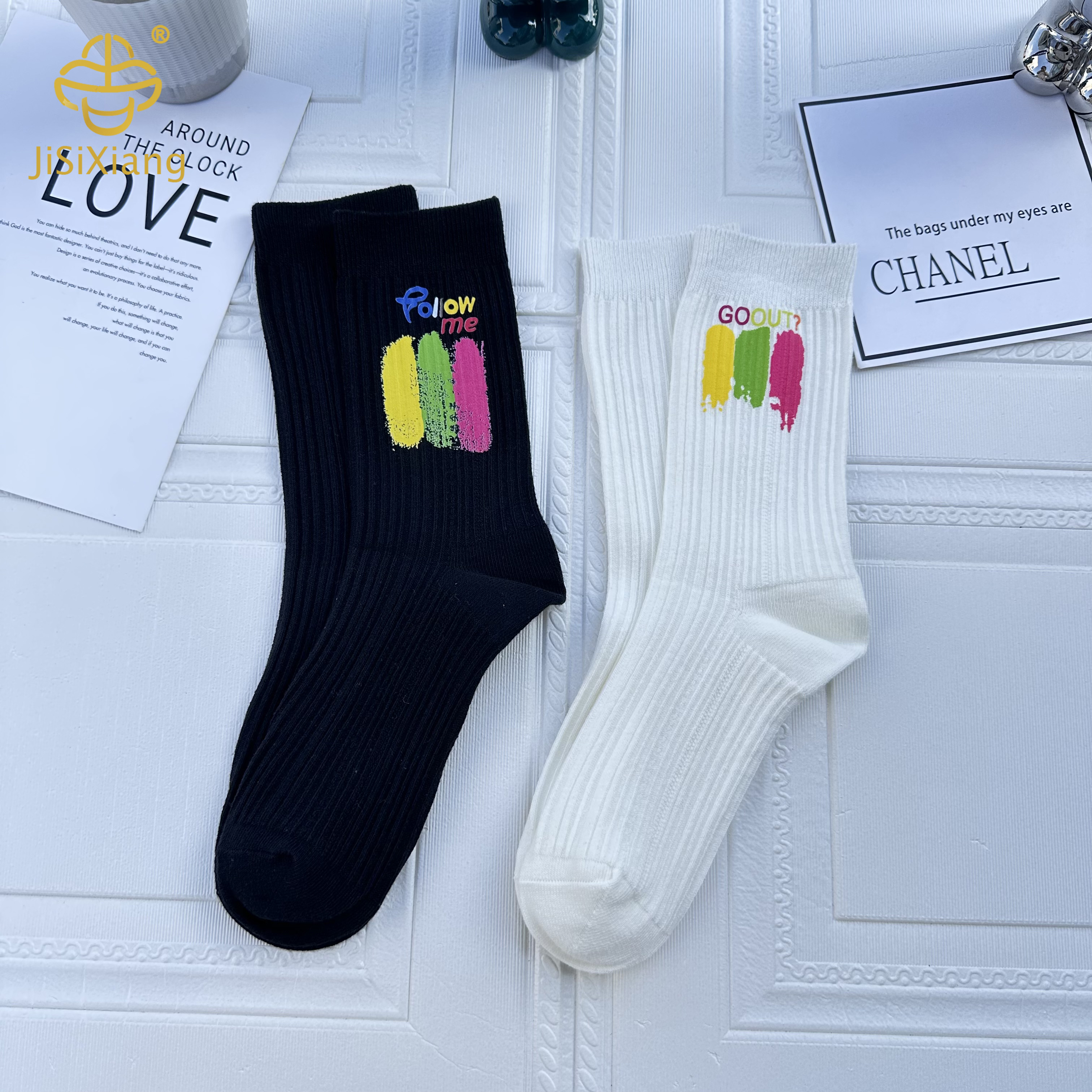 Embroidered socks with ink-splashing letters in Europe and the United States