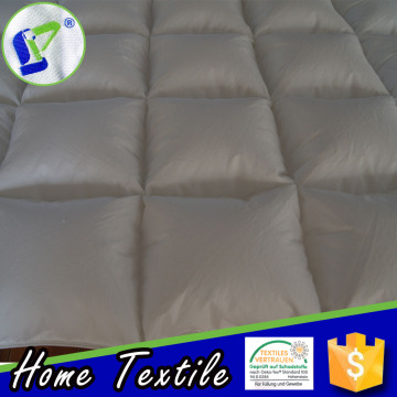 Low price soft customized feather filling goose duvet