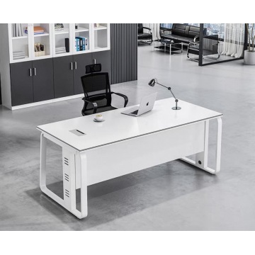 Mesa de escritório moderna com armário de armazenamento