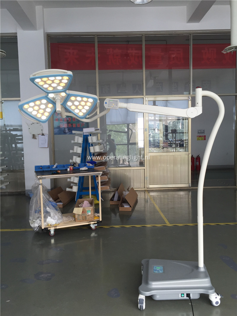 Mobile operating light floor type ot lamp