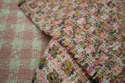 Wholesale Quantity Woolen Sofa Tweed Coat Fabric for Women's Clothing