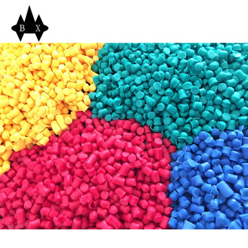 Яркий многоцветный набор гранул из маточной смеси ПВХ