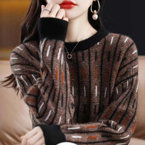 Autumn and winter full wool knitted pullover