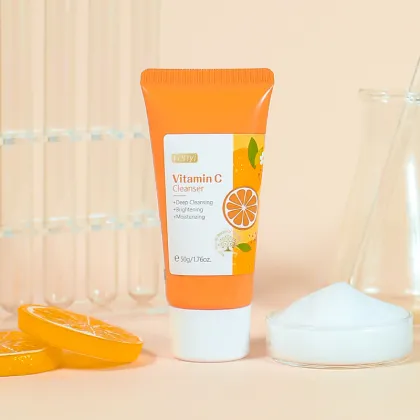Wholesale Natural Vitamin C Deep Cleansing Whitening Moisturizing Facial Cleanser: Premium Skincare Solution