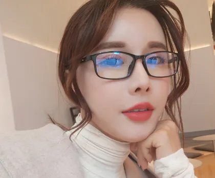 Anti-Blue Light Reading Glasses with Custom Logo: Fashion Classic High-Quality Glasses