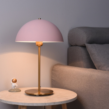 Moderne minimalistische LED -Tischlampe für Schlafzimmer und Wohnzimmer