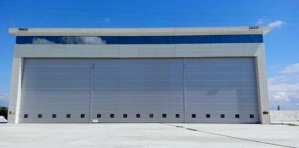 Mega Hangar Large PVC Anti-Wind Stacking Door