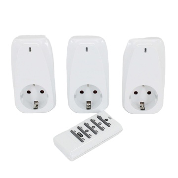 Germany Standard Smart Socket with 3 Outlets and 1 Remote Control