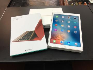 Apple iPad Pro Wi-fi, 12.9" Gold, Retina Display 32GB MLOH2LL/A