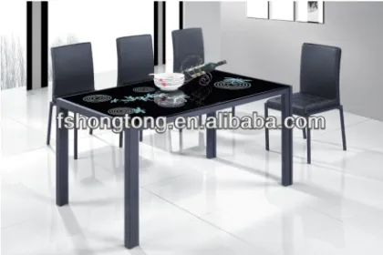 Kitchen / dining room table and chairs