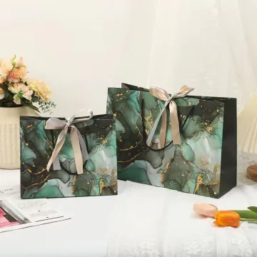 Luxury Cardboard Packing Paper Bag with Ribbon Handle