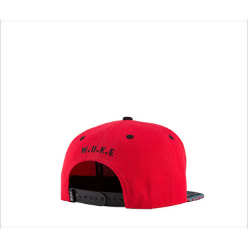 Geborduurde baseball cap met platte rand en kaartsticker