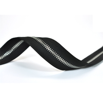 Y Teeth Metal Zipper Chain 4.5YG Y Teeth Metal Zipper Chain Factory