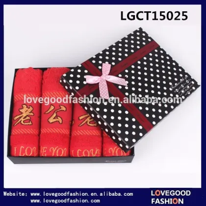Hot Sale Chinese Wedding Red Gift Towels Set With Embroidery "LAO GONG" "LAO PO" in A Gift Box