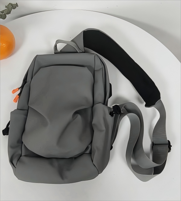 Borsa per incroci USB impermeabile per uomini Waterproof USB crossbody bag for men