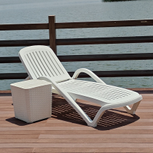 Outdoor Courtyard Bed Portable Beach Chair with Adjustable Backrest Factory