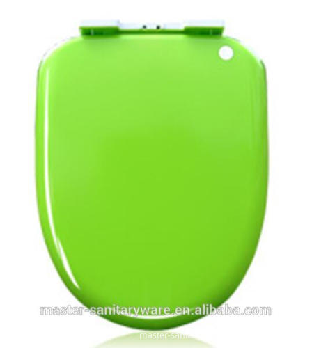 Chinese 2015 hot sale economic pp toilet seat cover red