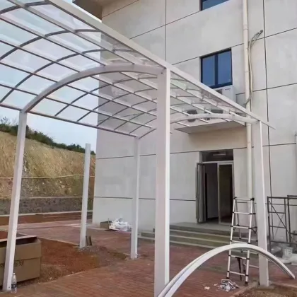 Custom Outdoor Awnings: Sunshade Aluminum - UV Protection and Stylish Design