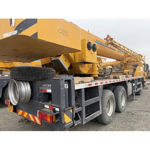 Março de 2023 caminhão guindaste XCMG QY25K5F