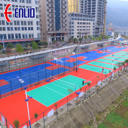 Tuiles modulaires extérieures polyvalentes pour terrains de basket-ball Enlio