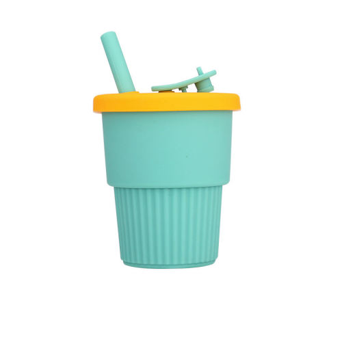 Taza de entrenamiento para niños pequeños con taza de paja de silicona de color en contraste
