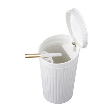 High-Temperature Resistant Car Ashtray with Lid: Flame Retardant and Multifunctional Design
