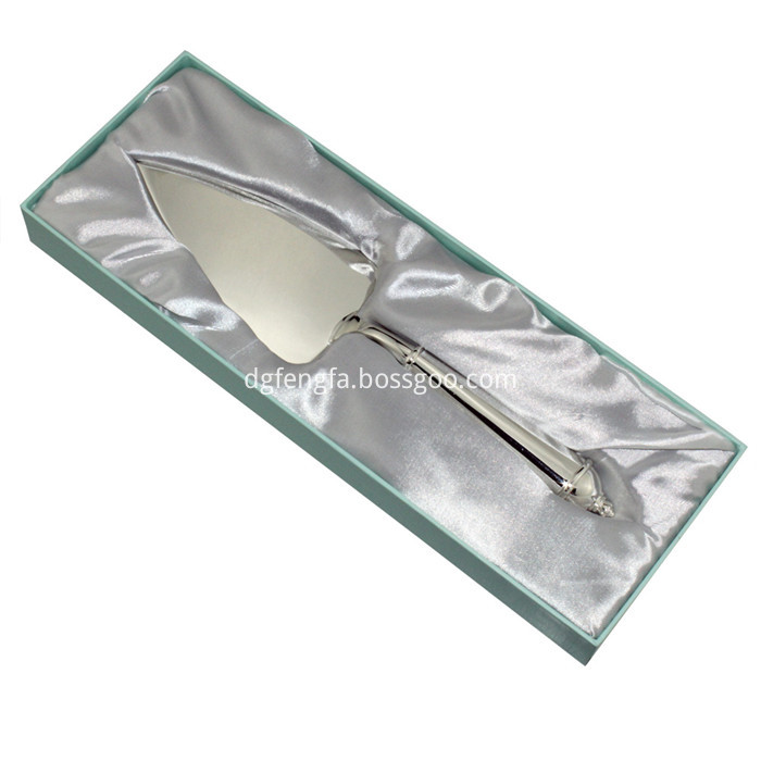 Zinc alloy cake shovel