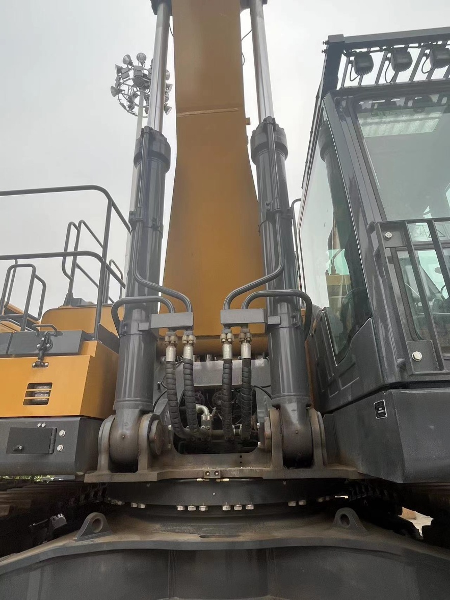 XCMG XE750D Excavator Machine