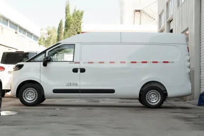 SAIC Maxus DANA V1 Electric Cargo Van - 6 Seats 350/404KM Range