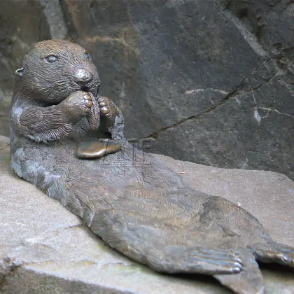 Outdoor lovely bronze brass statue metal beaver sculpture