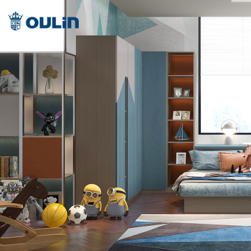 Camera da letto per bambini personalizzata con scrivania e armadi