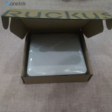 Ruckus R300 نقطة وصول داخلي (901-R300-WW02)