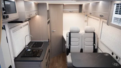 In Stock 2023 Changan Camper Motorhome: 4x4 Family Caravan Off-Road RV Luxury