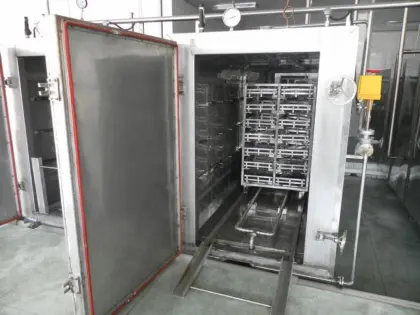 Fish processing and canning machine for tuna products