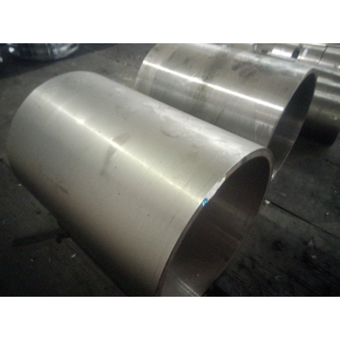 Manchons forgés trempés et revenus, usinés grossièrement