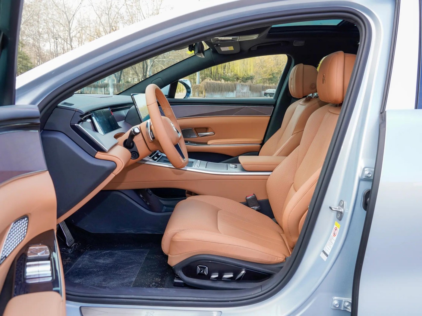 BYD Han L EV with LiDAR Flagship