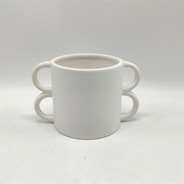 Белый керамический горшок с двойной ручкой