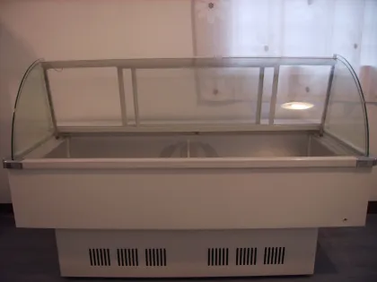 Commercial Display Chiller Showcase for Fresh Meat and Delicatessen