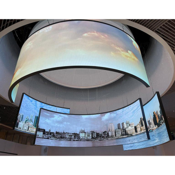 Gebogen flexibel LED -scherm voor commerciële gebouwen - naadloze P4 -splitsing voor cilindrische advertenties
