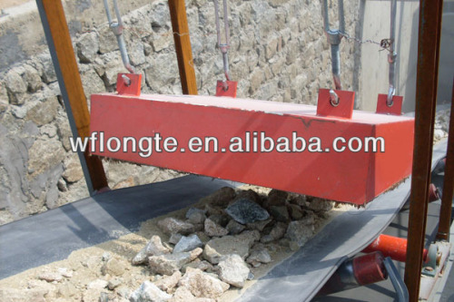 Suspension permanent magnetic separator for belt conveyor