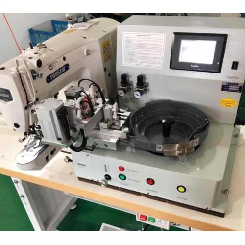 Bouton automatique attachant la machine à coudre