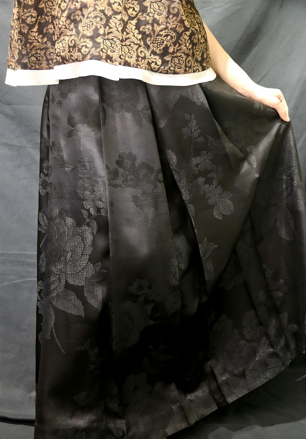 falda larga plisada negra