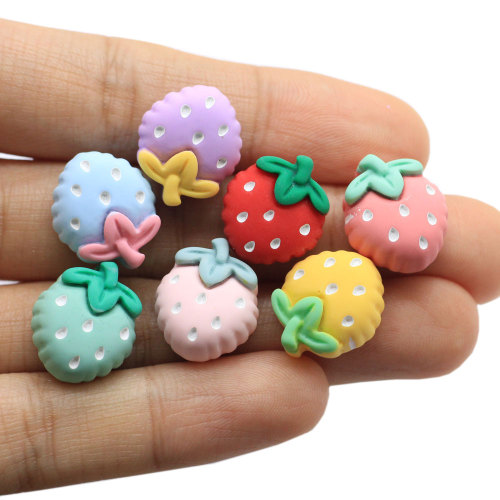 Nuovi charms per decorazioni di frutta in resina con retro piatto 50 pezzi cabochon di fragole per accessori per la testa a clip per capelli artigianali fai-da-te