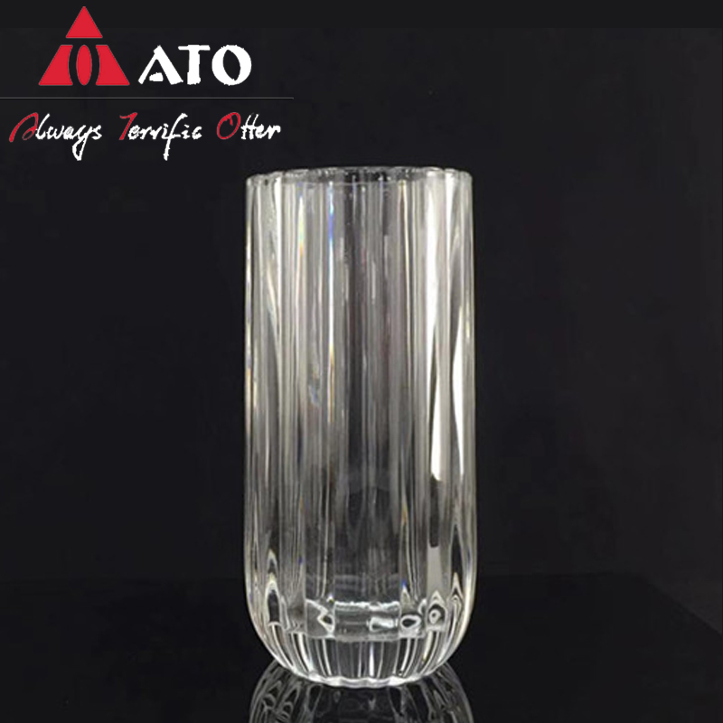 Прозрачная элегантная стеклянная ваза на индивидуальном цилиндре для украшения
